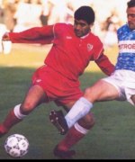 Camisa Retrô Sevilla Home 1991/1992 Maradona 10 Vermelha - Imagem 11