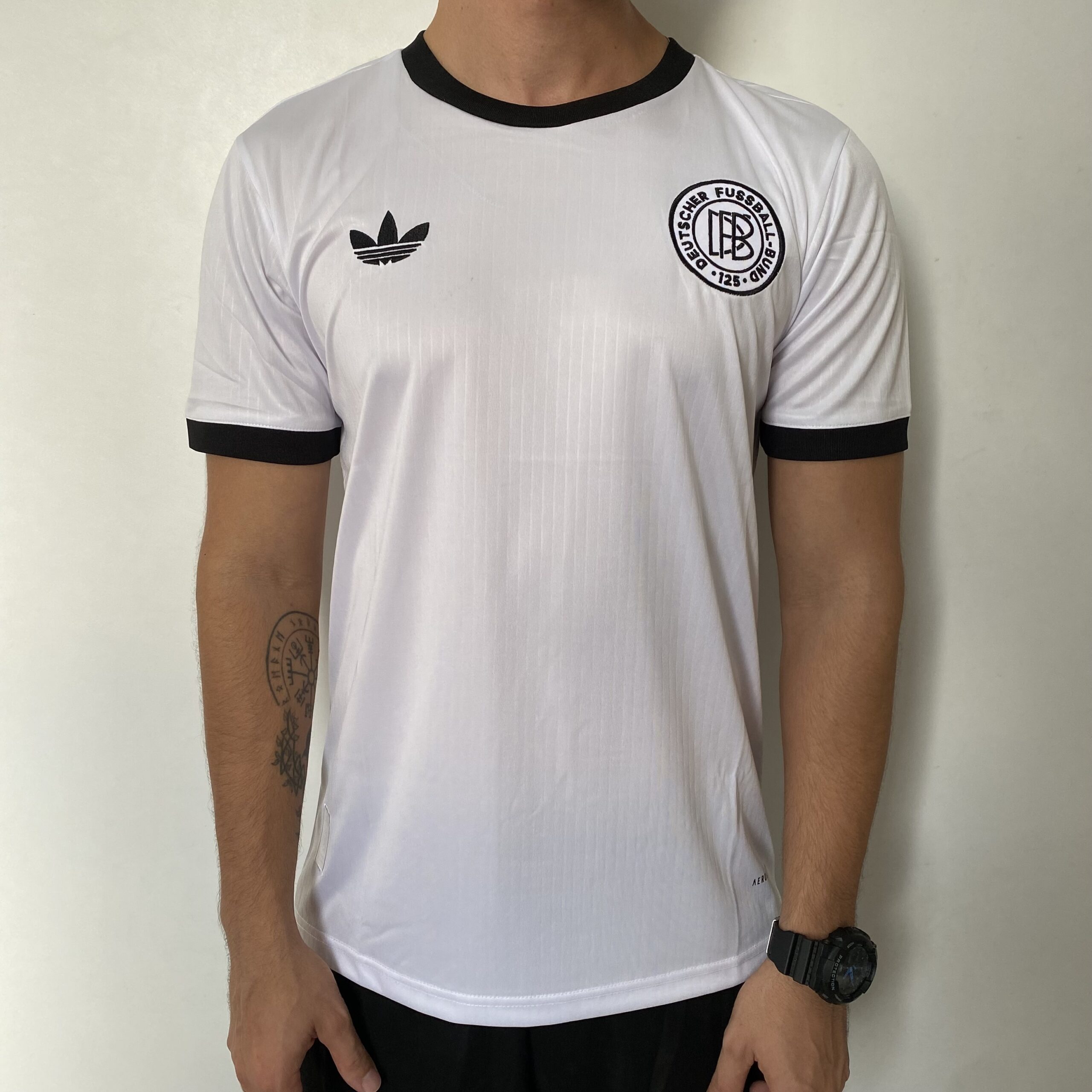 2025-04-28 16.12.37 Camisa Retrô Clássica Alemanha Especial 125 Anos Branca 2025 Adidas - Imagem 1