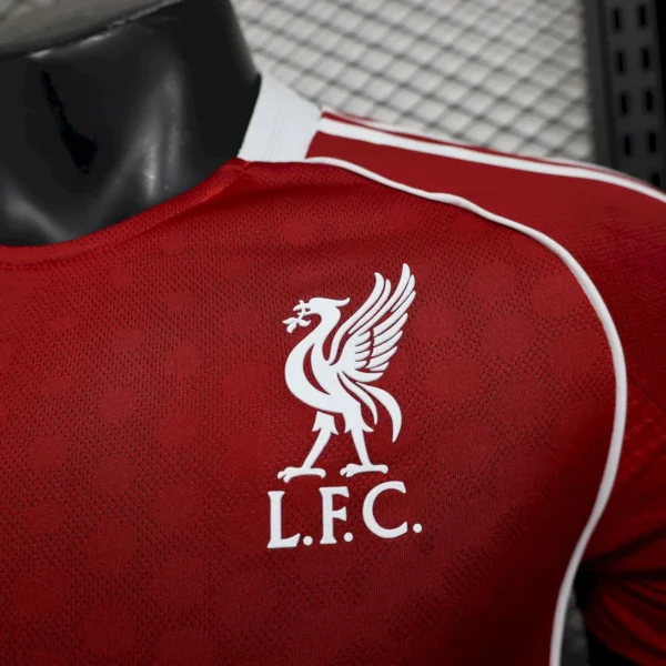 Camisa Liverpool Home Versão Jogador 2025/2026 Vermelha Adidas - Imagem 19