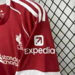 Camisa Liverpool Home Versão Torcedor 2025/2026 Vermelha Adidas - Imagem 2