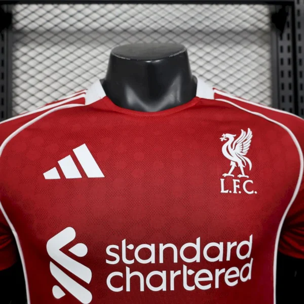 Camisa Liverpool Home Versão Jogador 2025/2026 Vermelha Adidas - Imagem 18