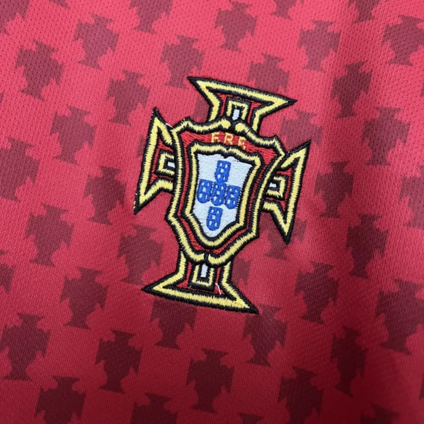 Camisa Rêtro Clássica Seleção Portugal Home 2004 Nike Total 90 - Imagem 6