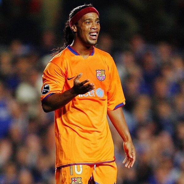 Camisa Retrô Barcelona Away 2006/2007 Nike - Imagem 9