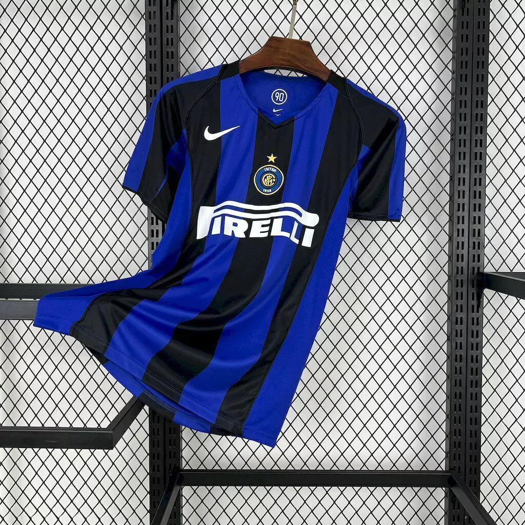 2024112414582516-0d7fab720804df15ba17355819641074-1024-1024 Camisa Retrô Inter de Milão Home 2004/2005 Nike Total 90 - Imagem 1