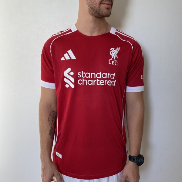 Camisa Liverpool Home Versão Jogador 2025/2026 Vermelha Adidas - Imagem 2
