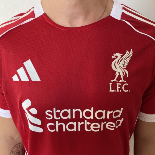 Camisa Liverpool Home Versão Jogador 2025/2026 Vermelha Adidas - Imagem 3