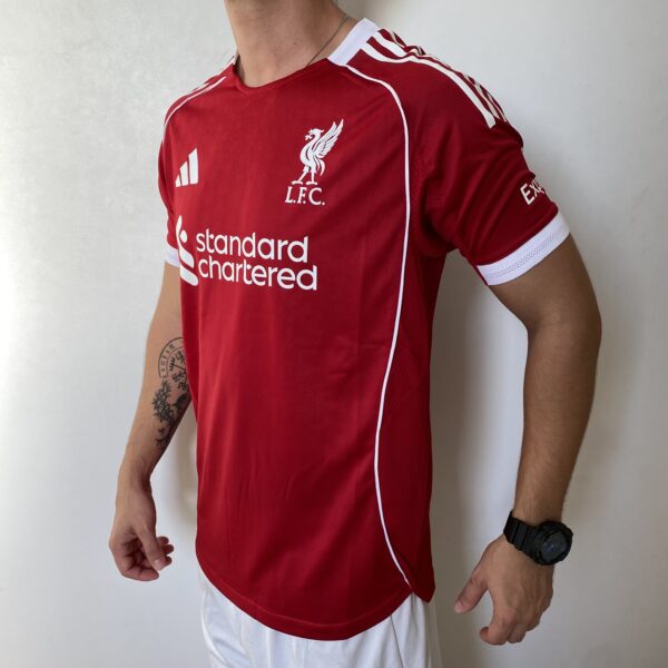 Camisa Liverpool Home Versão Jogador 2025/2026 Vermelha Adidas - Imagem 10