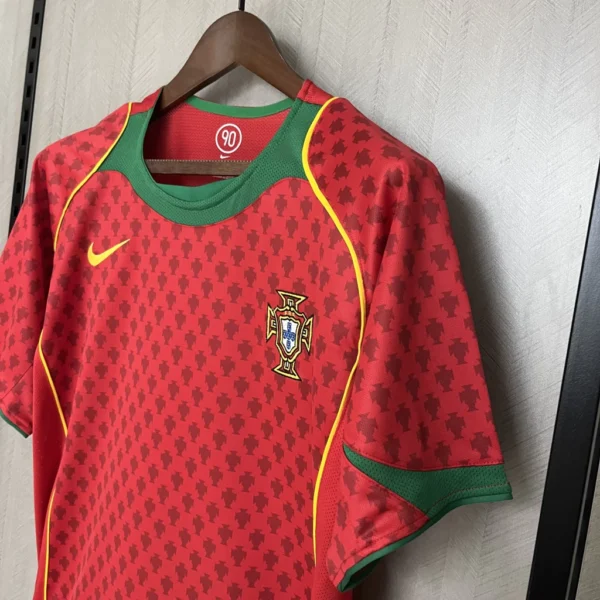 Camisa Rêtro Clássica Seleção Portugal Home 2004 Nike Total 90 - Imagem 3