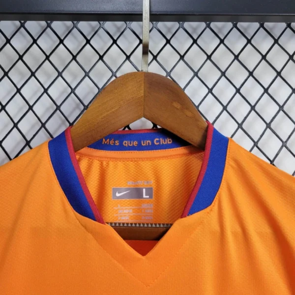 Camisa Retrô Barcelona Away 2006/2007 Nike - Imagem 3