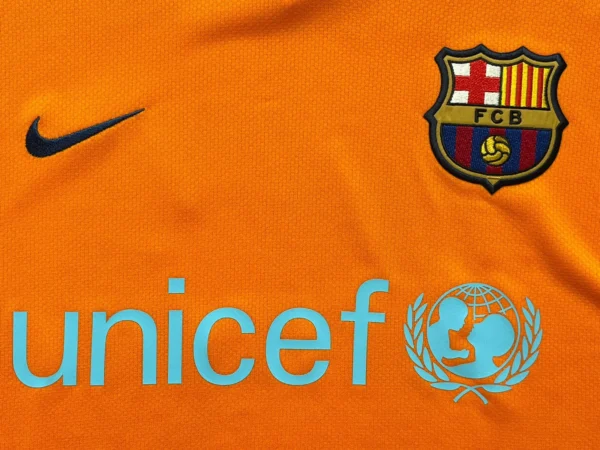 Camisa Retrô Barcelona Away 2006/2007 Nike - Imagem 2