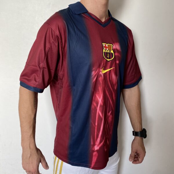 Camisa Barcelona Travis Scott Skeleton Oversized Retrô - 2000/2001 - Azul Grená - Imagem 6