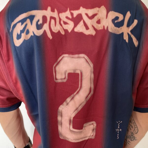 Camisa Barcelona Travis Scott Skeleton Oversized Retrô - 2000/2001 - Azul Grená - Imagem 8