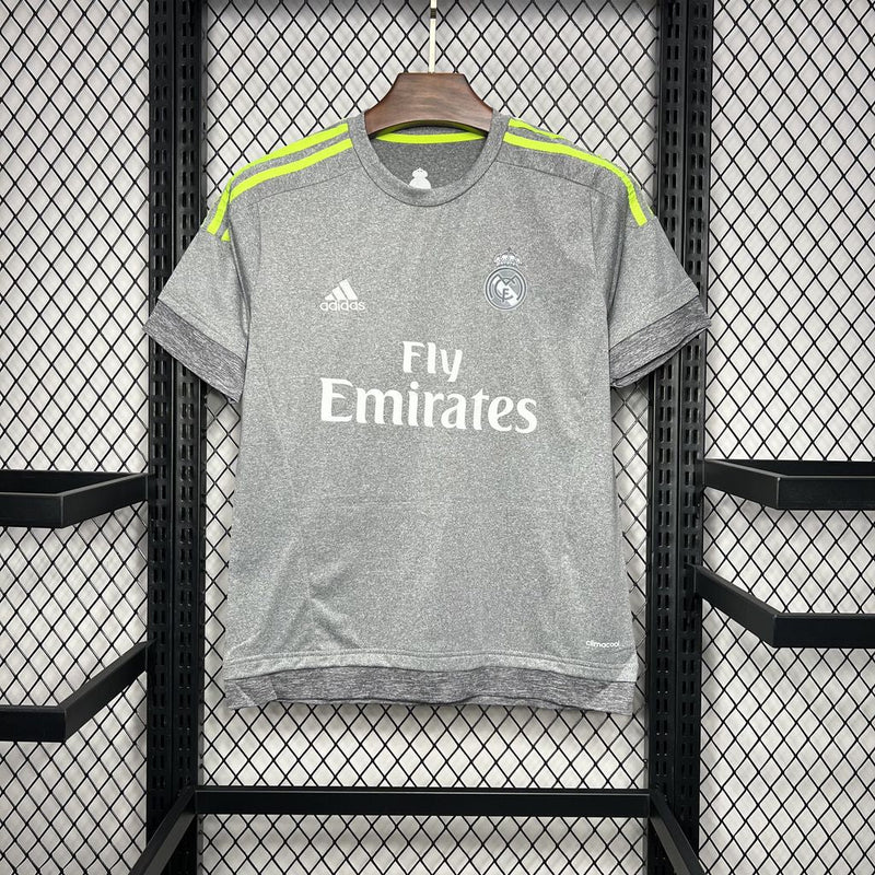2ef6adab_800x Camisa Retrô Real Madrid Away 2015/2016 Adidas Cinza - Imagem 1