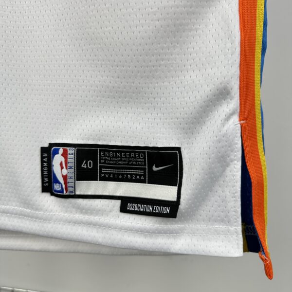 Camiseta Regata Basquete NBA OKC Oklahoma Thunder Association Edition 2025 Branca Nike - Imagem 6