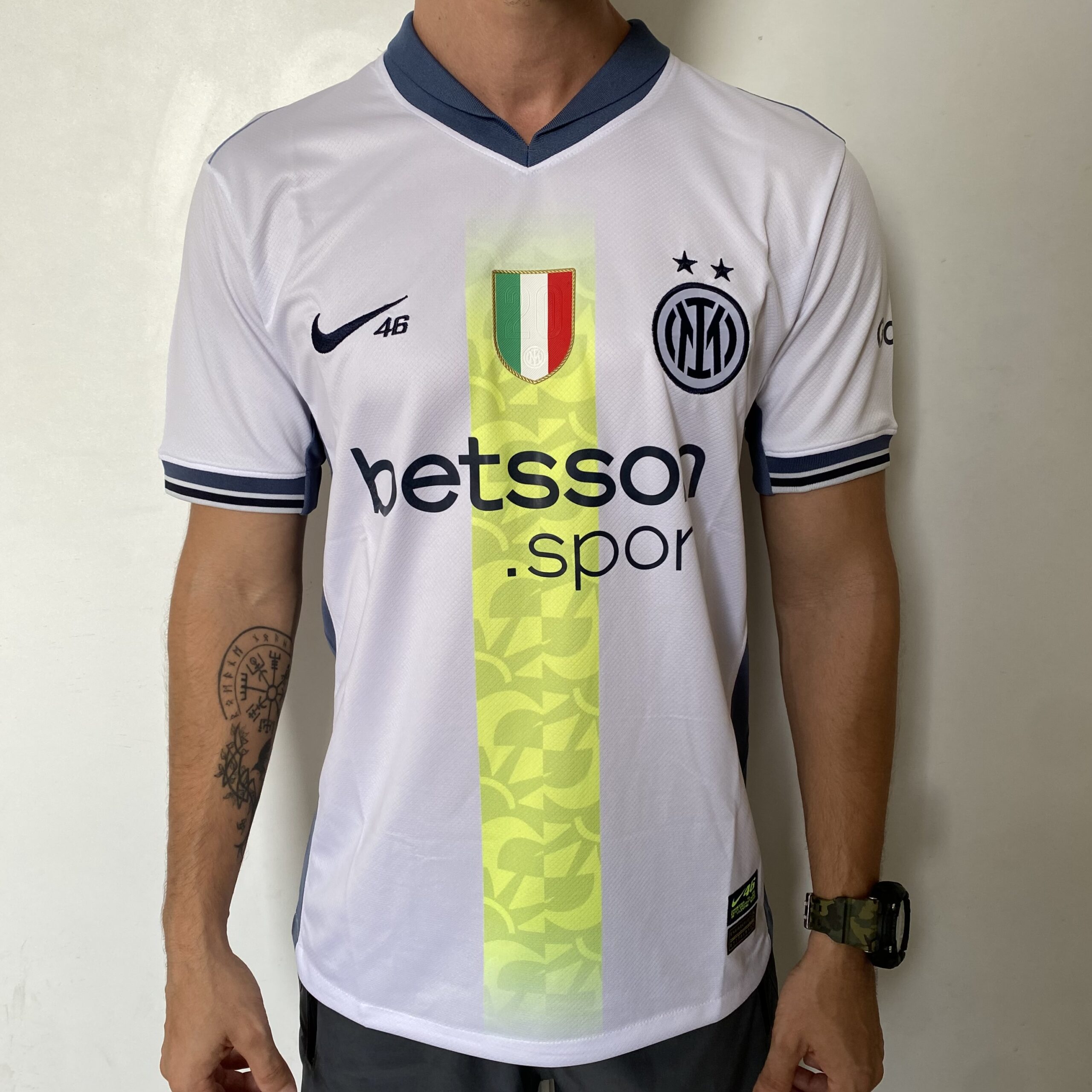 INTERNAZIONALINALE 2 VALENTINO RICCI (1) Camisa Inter de Milão Away Versão Torcedor - Valentino Rossi - 2025 Branca Nike - Imagem 1
