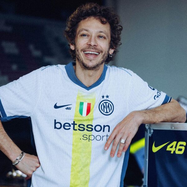 Camisa Inter de Milão Away Versão Torcedor - Valentino Rossi - 2025 Branca Nike - Imagem 10