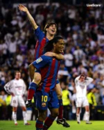 Camisa Retrô Barcelona Home 2004/2005 Nike - Total 90 - Azul Grená - Imagem 3