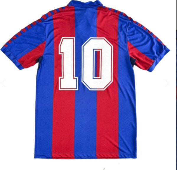 Camisa Retrô Barcelona Home 1983/84 - Maradona 10 - Imagem 9