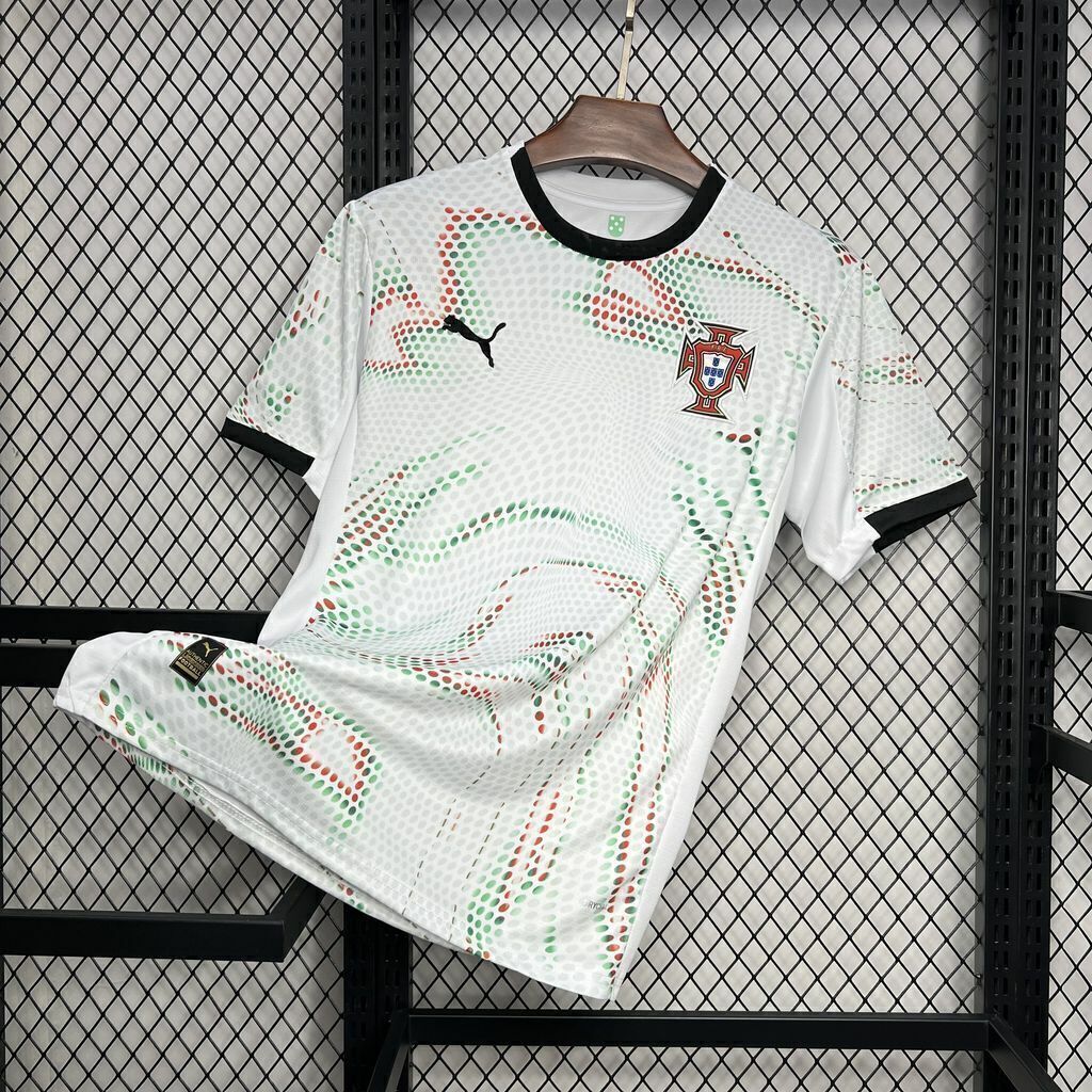3be2e60d-35b6289474d8db0d2217292664650427-1024-1024 Camisa Seleção Portugal Away Versão Torcedor 2025 Puma Branca - Imagem 1
