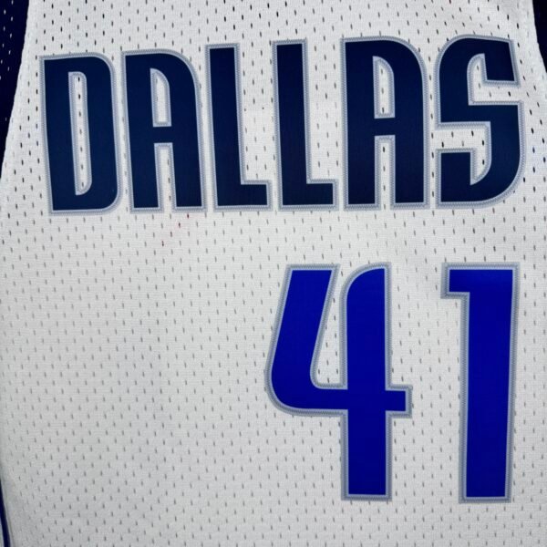 Camiseta Regata Basquete NBA Dallas Mavericks 6 Dirk Nowitzki Mitchell & Ness Branca 2010/11 - Imagem 4
