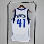 Camiseta Regata Basquete NBA Dallas Mavericks 6 Dirk Nowitzki Mitchell & Ness Branca 2010/11 - Imagem 2