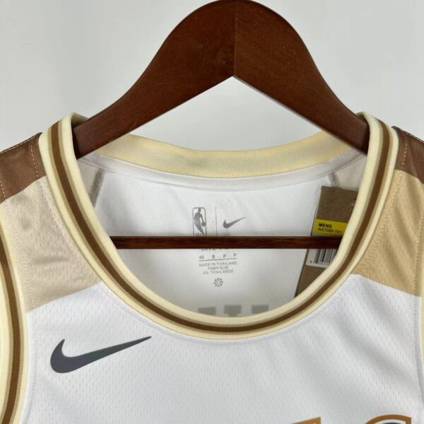 Camiseta Regata Basquete NBA Chicago Bulls 23 Jordan City Edition 2025 Branco Nike - Imagem 2