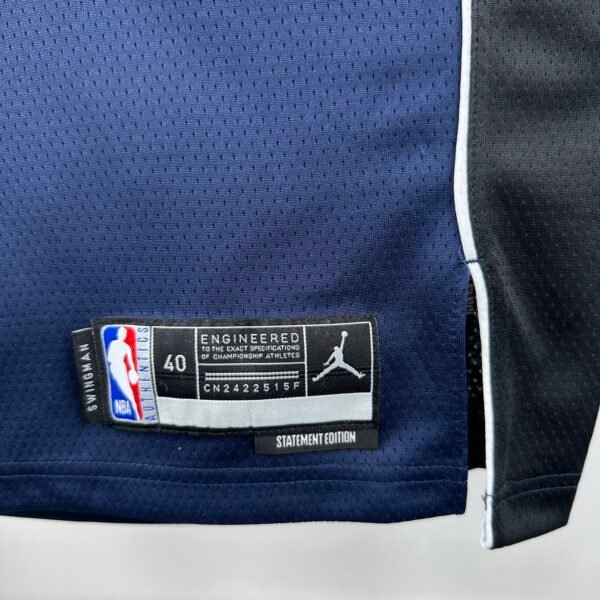 Camiseta Regata NBA Dallas Mavericks 32 Flagg Statement Edition Azul Marinho 2025 Jordan - Imagem 6