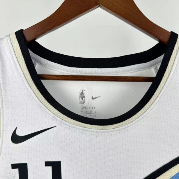 Camiseta Regata Basquete NBA Atlanta Hawks 11 Trae Young City Edition Branca 2025 Nike - Imagem 2