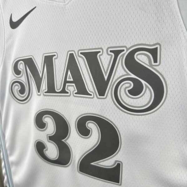 Camiseta Regata NBA Dallas Mavericks 32 Flagg City Edition Branca 2025 Nike - Imagem 4