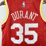 Camiseta Regata Basquete NBA Retrô Houston Rockets City 7 Durant Edição Anos 90 Vermelha 2025 Nike - Imagem 5