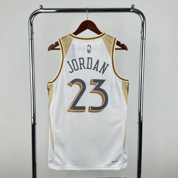Camiseta Regata Basquete NBA Chicago Bulls 23 Jordan City Edition 2025 Branco Nike - Imagem 13