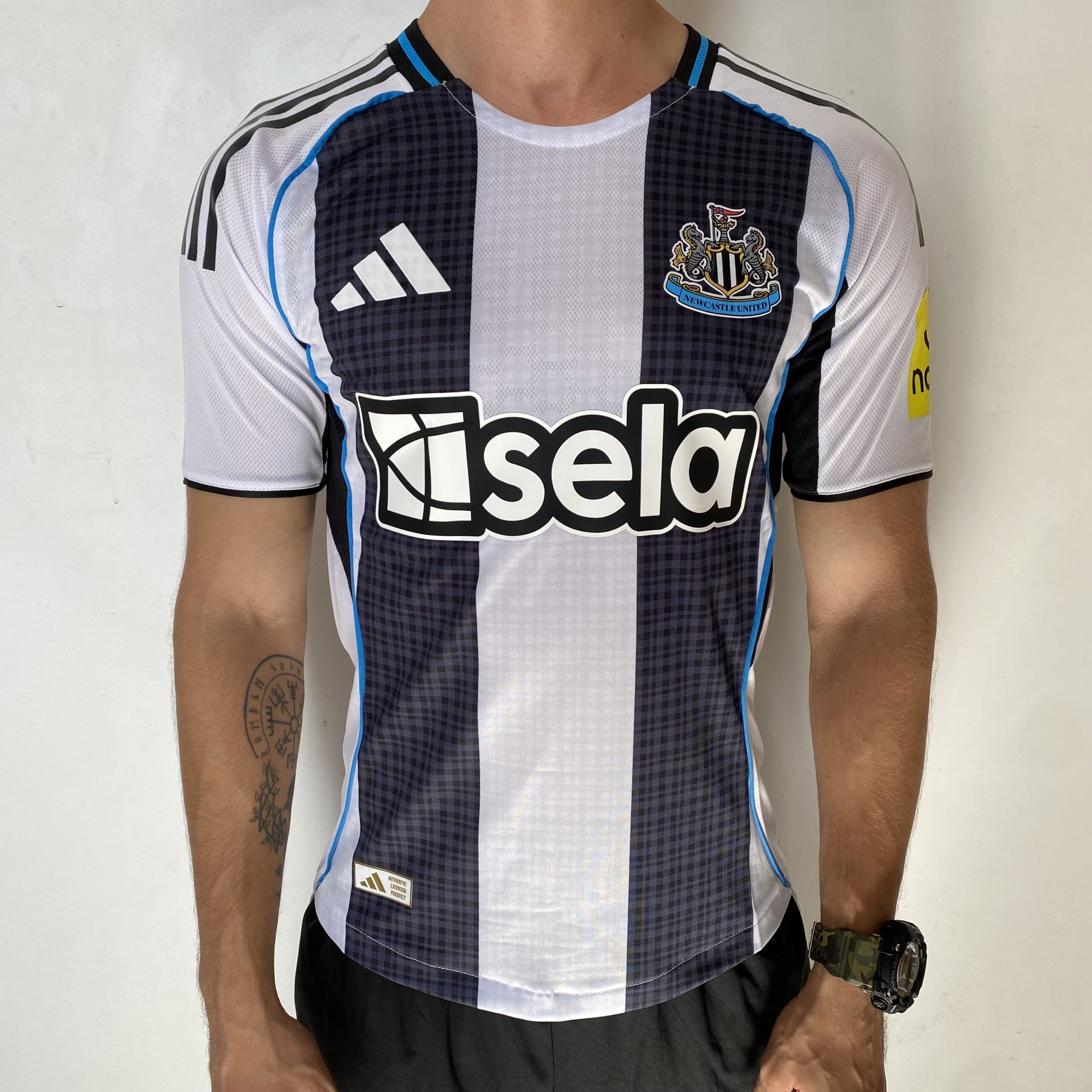 Camisa Newcastle United Home Versão Jogador 25/2026 Adidas