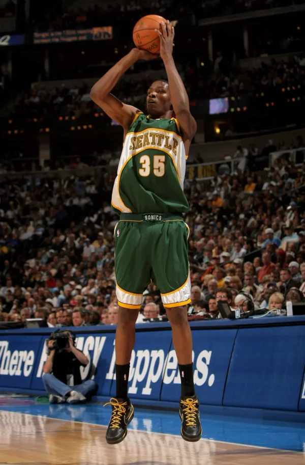 Camiseta Regata NBA Seattle Supersonics 35 Durant Mitchell & Ness Verde 2007/08 - Imagem 8
