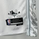 Camiseta Regata NBA Dallas Mavericks 32 Flagg City Edition Branca 2025 Nike - Imagem 5