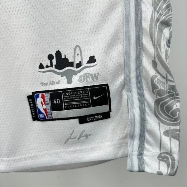 Camiseta Regata NBA Dallas Mavericks 32 Flagg City Edition Branca 2025 Nike - Imagem 5