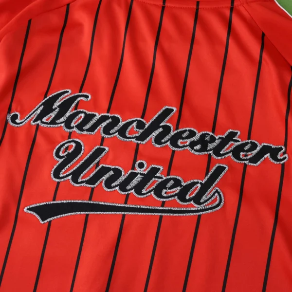 Camisa Manchester United Baseball US Pack 2025/26 Vermelha Adidas - Imagem 5