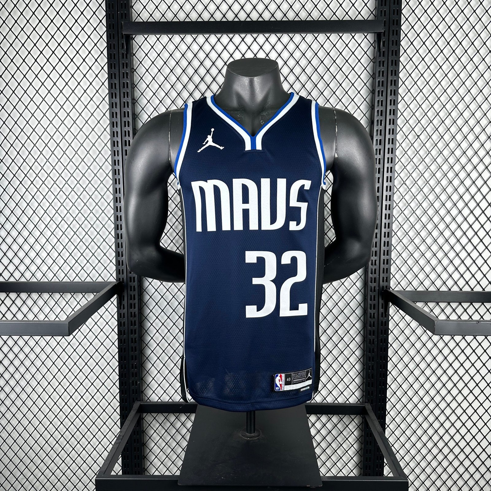 fbfb78bf Camiseta Regata NBA Dallas Mavericks 32 Flagg Statement Edition Azul Marinho 2025 Jordan - Imagem 1