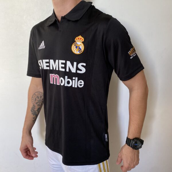 Camisa Retrô Real Madrid Away Ronaldo 11 - 2002/2003 Adidas Preta - Imagem 11