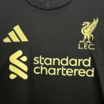 Camisa Liverpool Versão Torcedor 2025/2026 Preta Dourada Adidas - Imagem 2