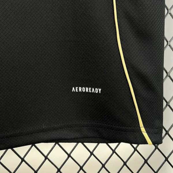 Camisa Liverpool Versão Torcedor 2025/2026 Preta Dourada Adidas - Imagem 4