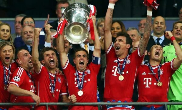 Camisa Retrô Bayern Munique Home Versão Torcedor 2012/13 Adidas - Imagem 9