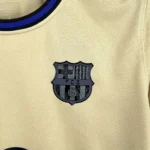 Camisa Barcelona Away Versão Torcedor 2025/2026 - Nike Edição Kobe Briant - Bege - Imagem 3