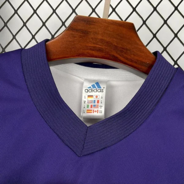 Camisa Retrô Real Madrid Third Dupla Face 2002/2003 Adidas Roxa & Branca - Imagem 4
