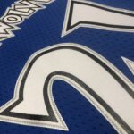 Camiseta Regata NBA Minnesota Timberwolves 21 Kevin Garnett Mitchell & Ness Azul 2003/04 - Imagem 3