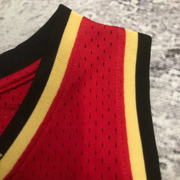 Camiseta Regata NBA Cleveland Cavaliers 23 Lebron James Mitchell & Ness Vermelha 2003/04 - Imagem 7