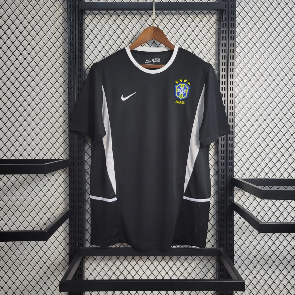 4055f21f-fadd2bcf27327c3d8917365297703717-1024-1024 Camisa Retrô Clássica Seleção Brasileira Brasil Goleiro – Nike – Preta – 2002 - Imagem 1