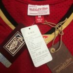 Camiseta Regata NBA Cleveland Cavaliers 23 Lebron James Mitchell & Ness Vermelha 2003/04 - Imagem 9