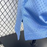 Camiseta Regata NBA Los Angeles Lakers 8 Kobe Bryant Mitchell & Ness Powder Blue Hardwood 2004/05 - Imagem 5