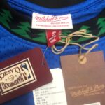 Camiseta Regata NBA Minnesota Timberwolves 21 Kevin Garnett Mitchell & Ness Azul 2003/04 - Imagem 8