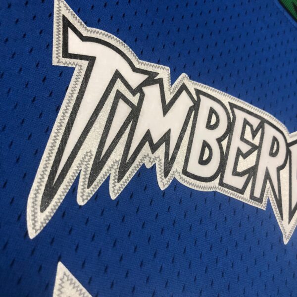 Camiseta Regata NBA Minnesota Timberwolves 21 Kevin Garnett Mitchell & Ness Azul 2003/04 - Imagem 4